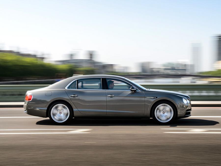  Bentley Flying Spur V8 2014 года  (UK) (фото 10 из 13)